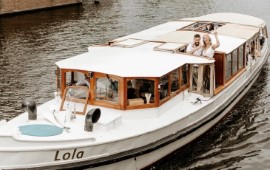 Boot huren Haarlem. Salonboot Lola